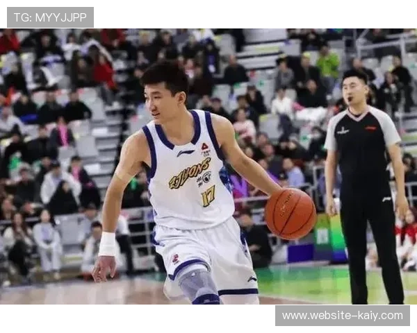 孙铭徽半决赛伤退,广厦阵容深度面临严峻考验 孙铭徽半决赛伤退,广厦阵容深度面临严峻考验